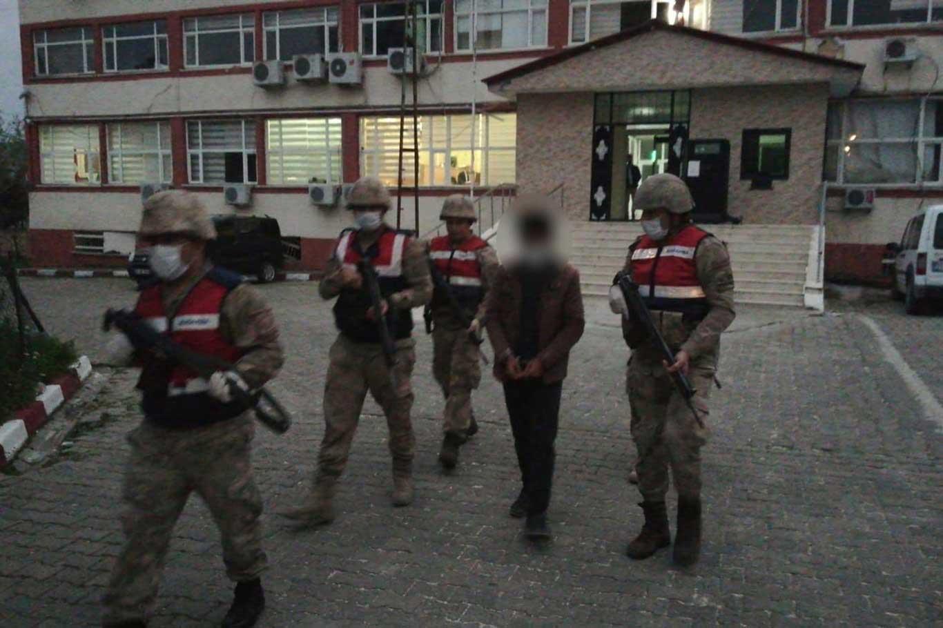 Diyarbakır'da 6 yıldır aranan şahıs kumar oynarken yakalandı